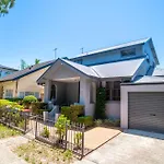Charming Parkview Shared House Near Bondi Beach